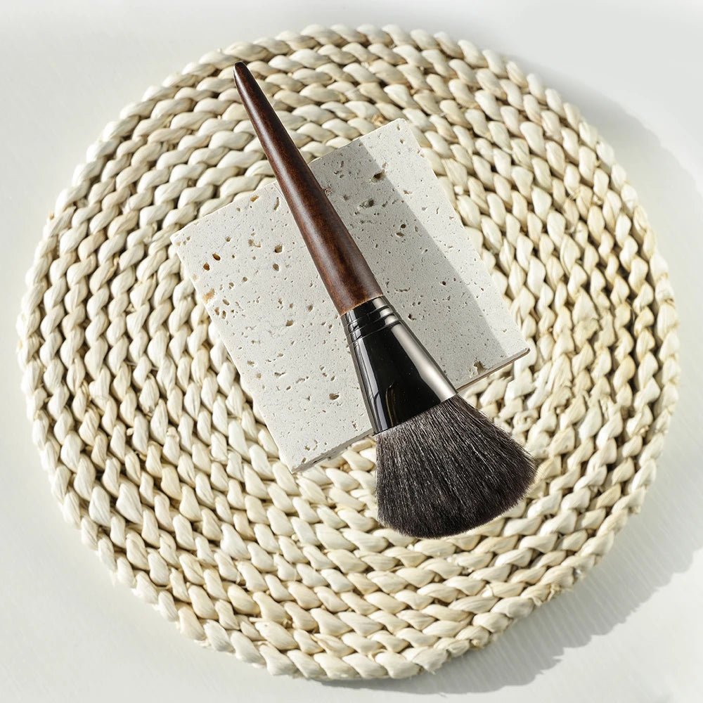 OVW Tapered Highlighter Brush – Professional Face Brush for Highlight, Blush & Setting Powder
