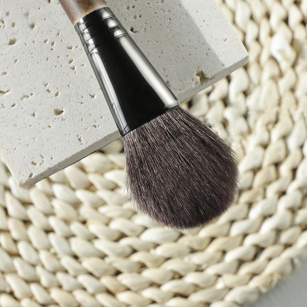 OVW Tapered Highlighter Brush – Professional Face Brush for Highlight, Blush & Setting Powder