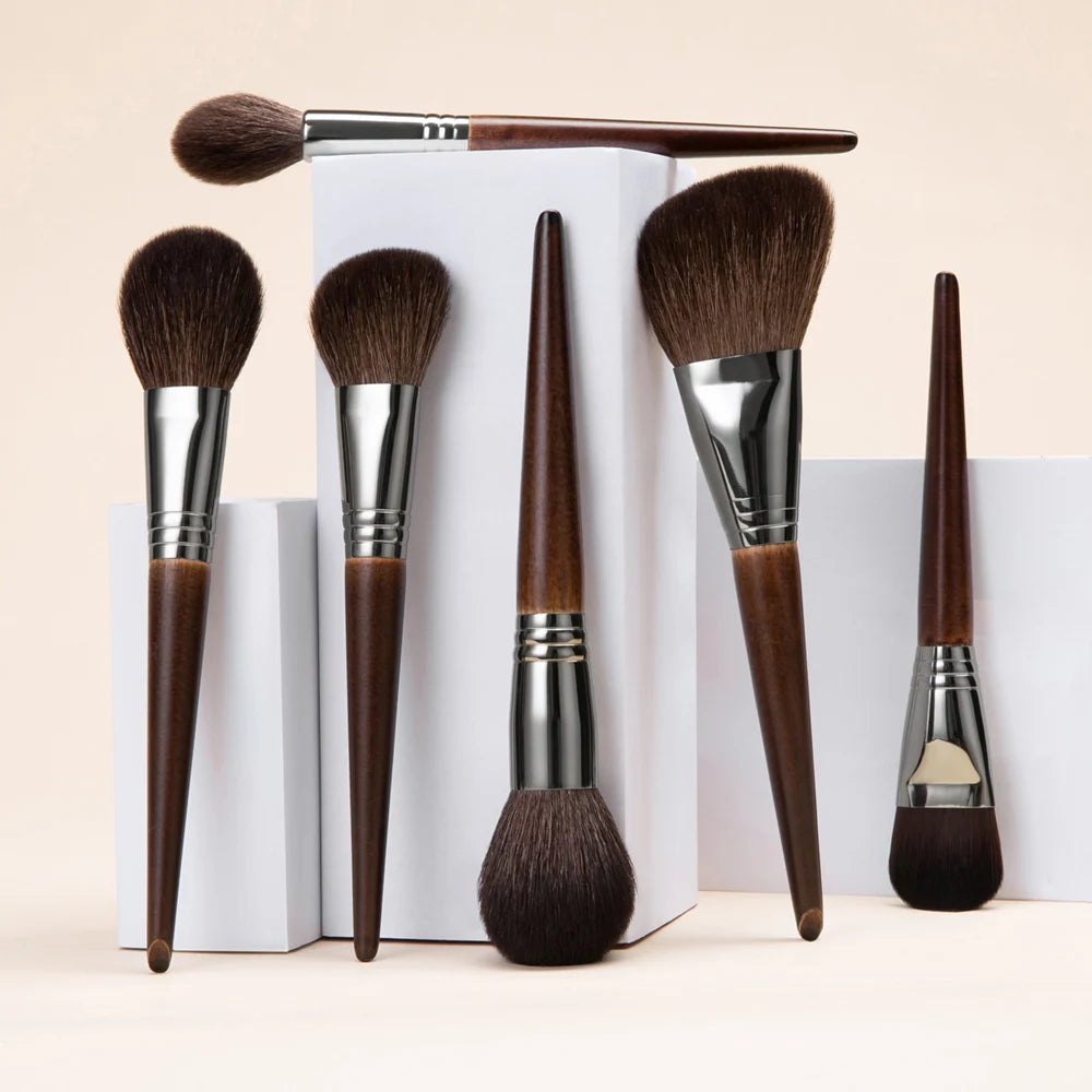 OVW Tapered Highlighter Brush – Professional Face Brush for Highlight, Blush & Setting Powder