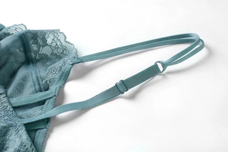 Sexy Ultrathin Transparent Lace Bra and Thong Set Underwear with Push Up Women French Lingerie Unlined B C D Cup 2021 New