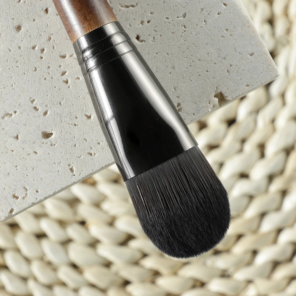 OVW Tapered Highlighter Brush – Professional Face Brush for Highlight, Blush & Setting Powder