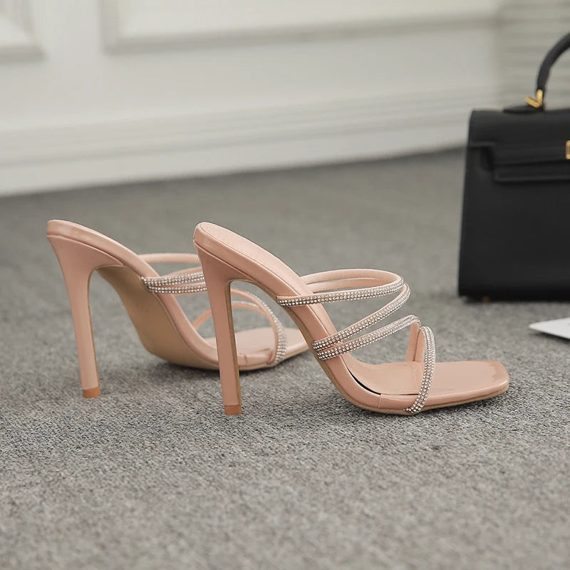 2024 Summer Collection High Quality PU Casual Sandals for Women Open Toe Heel Slippers Slip-On Feature Thin Heel Bridal Shoes