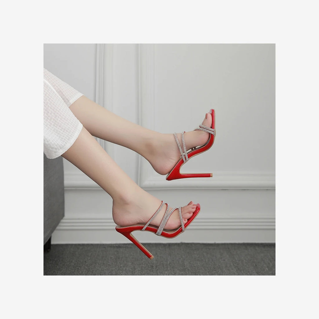 2024 Summer Collection High Quality PU Casual Sandals for Women Open Toe Heel Slippers Slip-On Feature Thin Heel Bridal Shoes