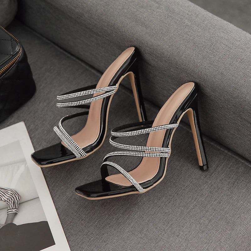 2024 Summer Collection High Quality PU Casual Sandals for Women Open Toe Heel Slippers Slip-On Feature Thin Heel Bridal Shoes