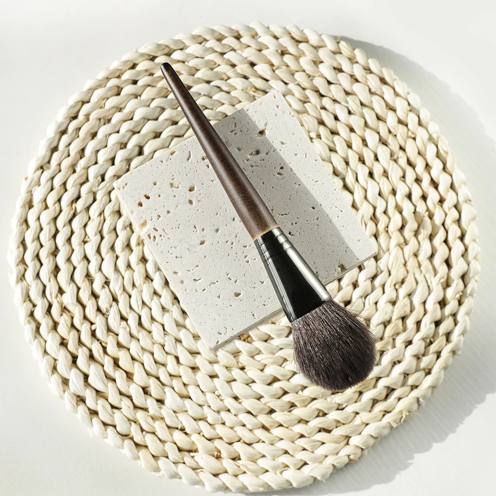 OVW Tapered Highlighter Brush – Professional Face Brush for Highlight, Blush & Setting Powder