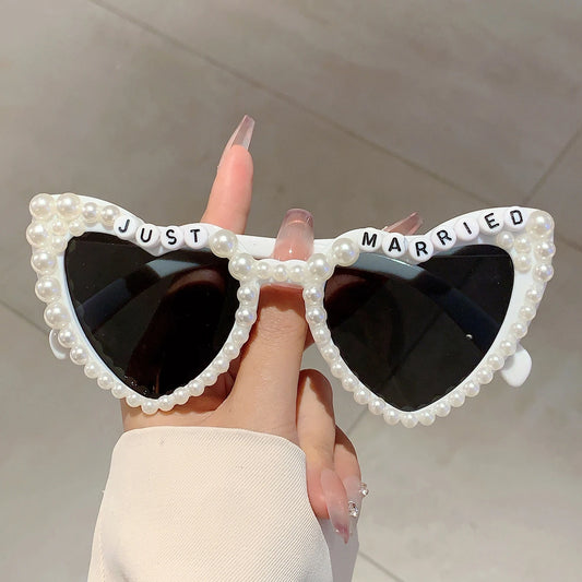 KAMMPT Heart Shaped Sunglasses with Pearls Women 2024 New in Stylish Vintage Shades for Wedding Trendy Cute Party Sun Glasses