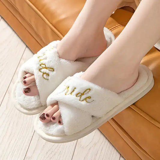 1pair Wedding Slippers Bridal Shower Bachelorette Party Open Toe Slippers Plush For Women Indoor Party Decor Bridesmaid Gift