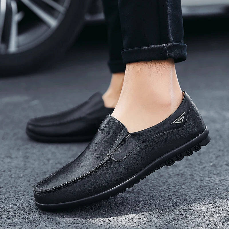 LETCOMFIT Men's Casual Loafers Solid Slip-On Leather Business Oxfords Comfort Low Top Middle Aged Men's Footwear All Season Wear