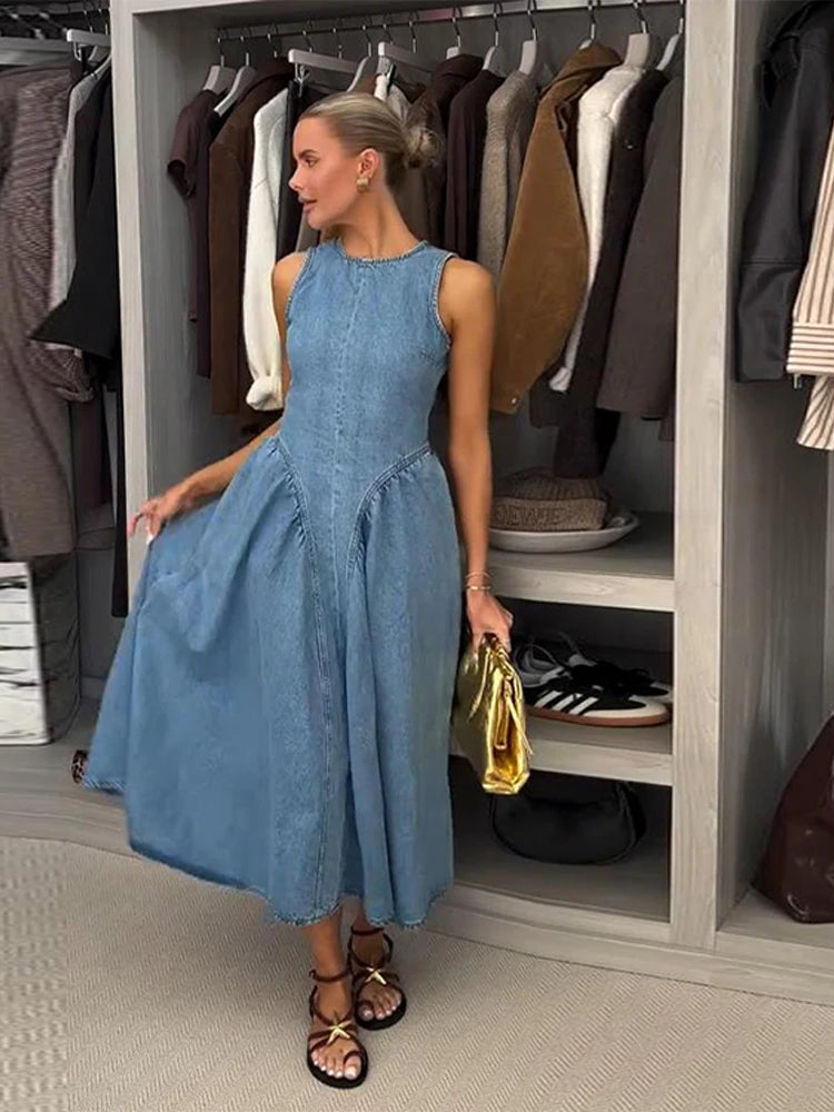 Trendy Women's Summer Denim Dresses Backless Sleevess Long O-Neck Dress Female Vintage Washed Blue Casual Daily Beach Streetwear