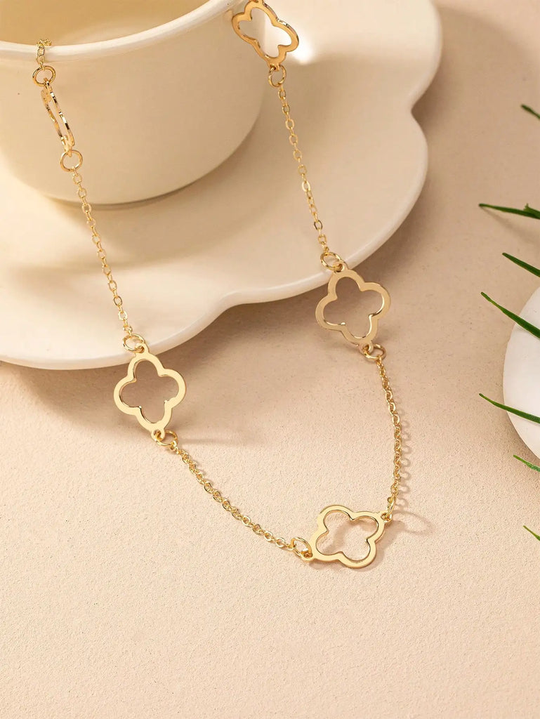 Gold Four Leaf Clover Necklace Clover Pendant Station Necklaces for Women 18K Gold Plated Stainless Steel Lucky Leaf Jewelry