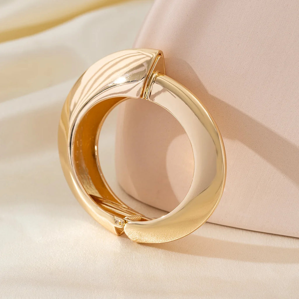HUANZHI Vintage Resin Triangle Wide Bangle Bracelet