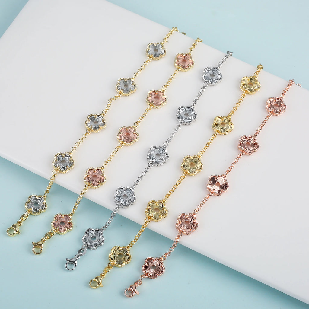 Hollow Metal Double sided Hollow Jewelry Set Sparkling Hot Selling Plum Blossom Jewelry Set Creative New Design For Women Clover