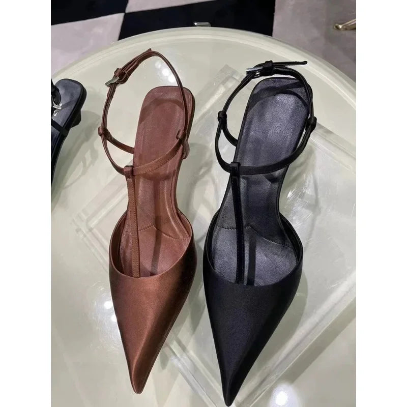 Chic Low‑Heel Pointed‑Toe Pumps