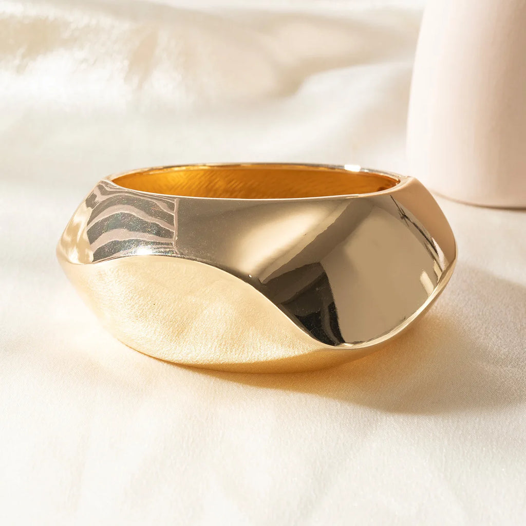 HUANZHI Vintage Resin Triangle Wide Bangle Bracelet