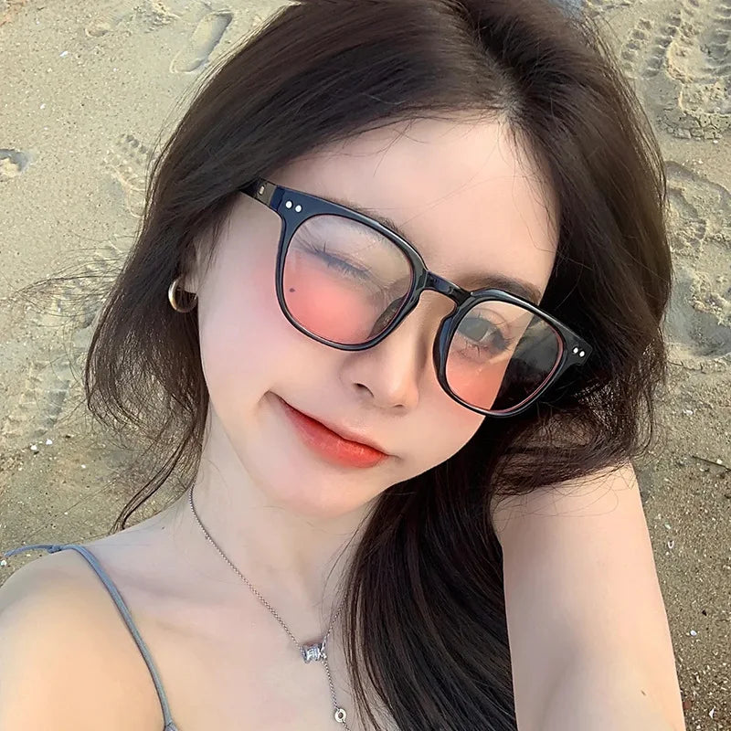 Korean Stylish Woman Sunglasses Gradient Pink Lenses Girls Decorative Glass Fashion Trendy Travelling Female Sunglass