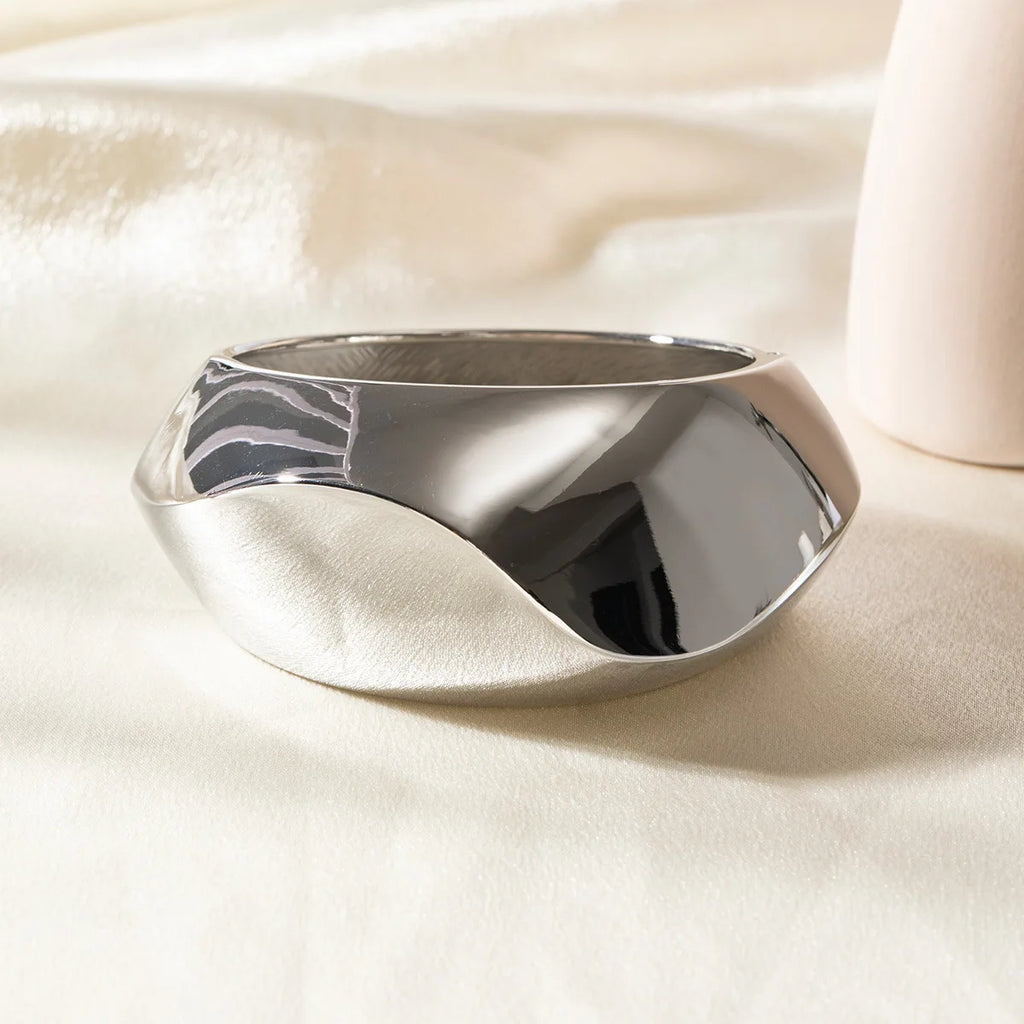HUANZHI Vintage Resin Triangle Wide Bangle Bracelet