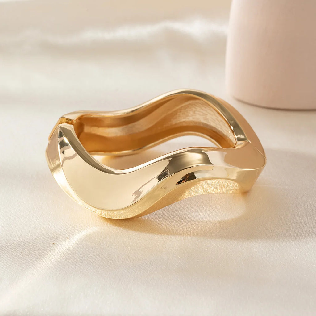 HUANZHI Vintage Resin Triangle Wide Bangle Bracelet