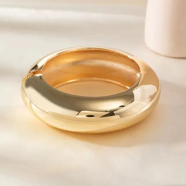 HUANZHI Vintage Resin Triangle Wide Bangle Bracelet