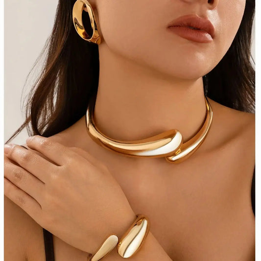Punk Vintage Chunky Cuff Bangle – Gold Geometric Spring Bracelet for Women