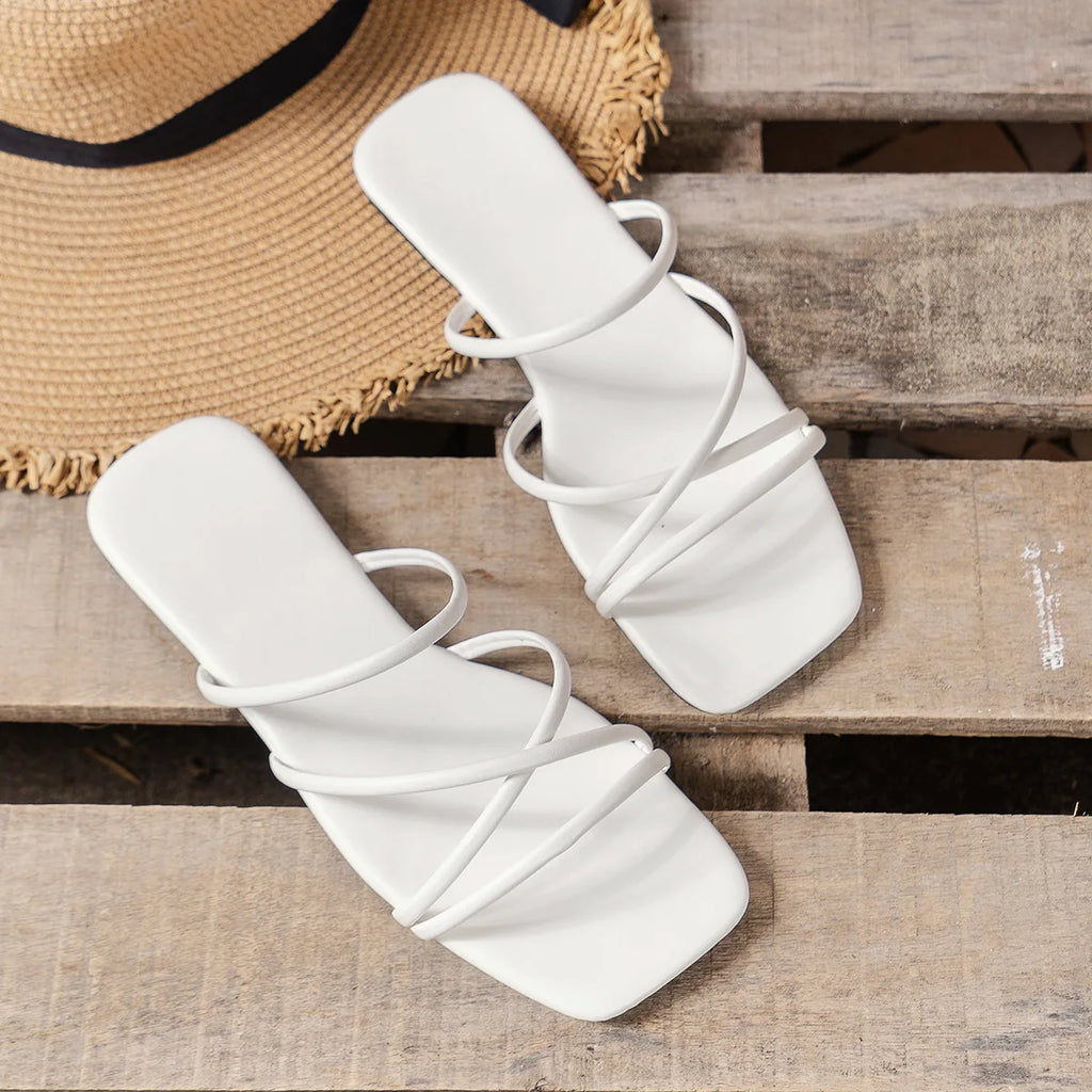Women sandals 2025 Summer White Flat Sandals Luxury casual Bridal Wedding Shoes Strap Beach Sandals Roman Slipper