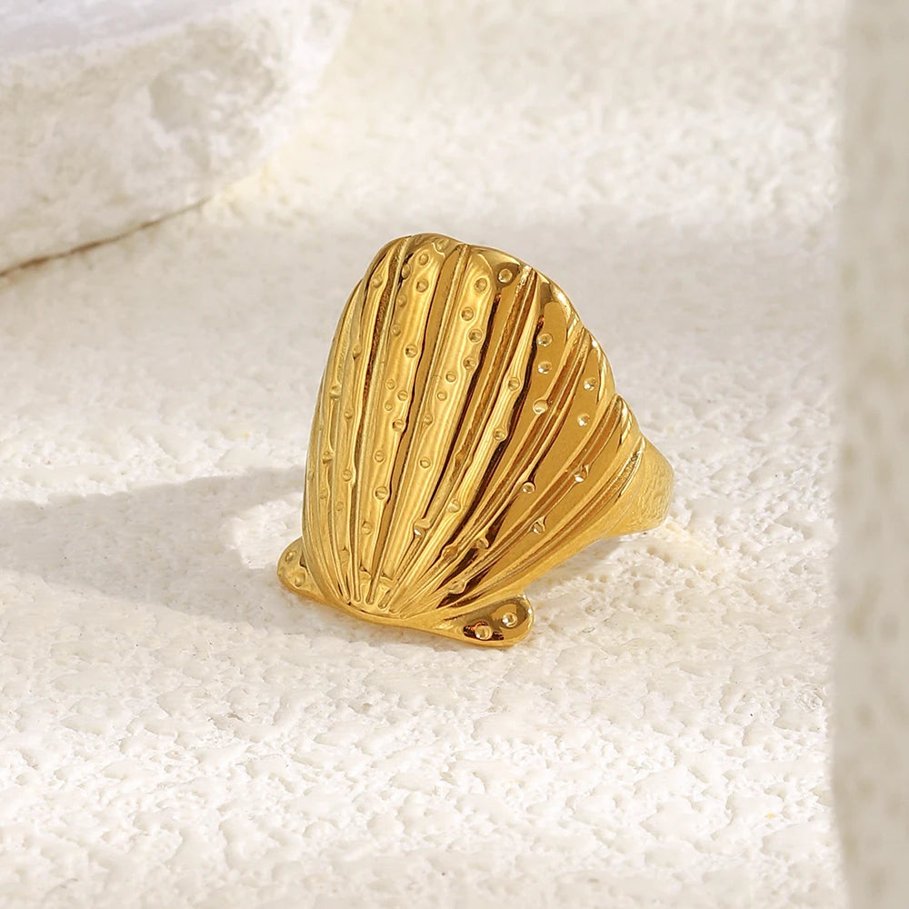 E.B.belle Trendy Style Exaggerated Numb Shell Ring 18K Gold Plated Hypoallergenic Charm Jewelry For Women's Gift