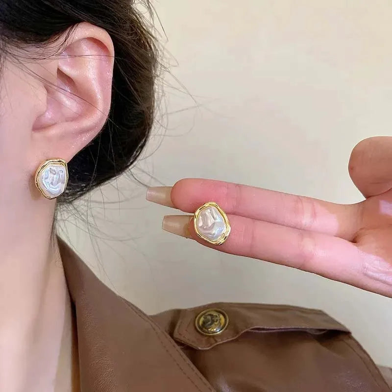 Geometric Irregular Round Metal Pearl Earrings for Women 2025 Minimalist Style Personality Earrings Trendy Jewelry Gift