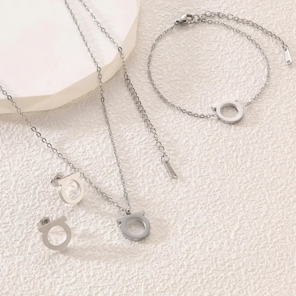Titanium Steel Minimalist D-Shaped Necklace Bracelet Earrings Set, Plated Women's Collarbone Chain, Personalized Trendy Style
