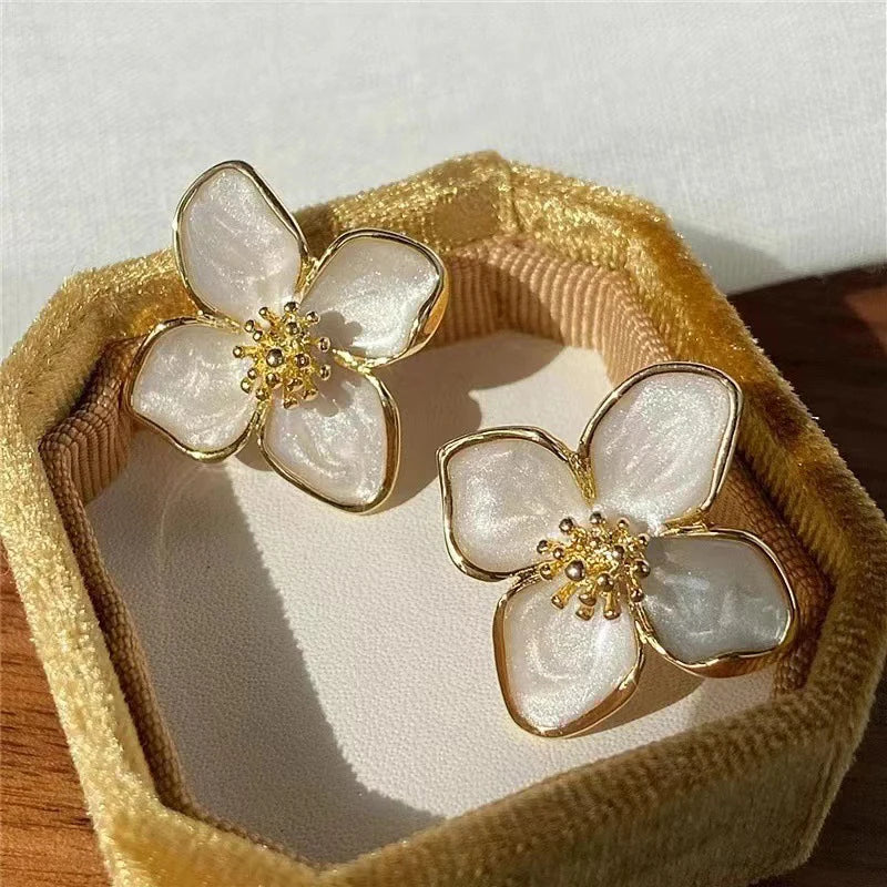 Fashion Korean Women Retro Drip Glaze Red Flower Earrings Women for Delicate Earrings Luxury Couple Engagement Jewelry Gift