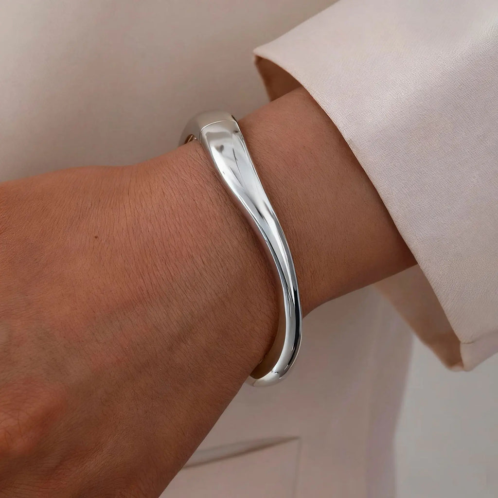 Fashion Smooth Water Drop Bangle For Women Gold Silver Color Exaggerated Geometric Bracelets Party Female Punk Jewelry Gifts