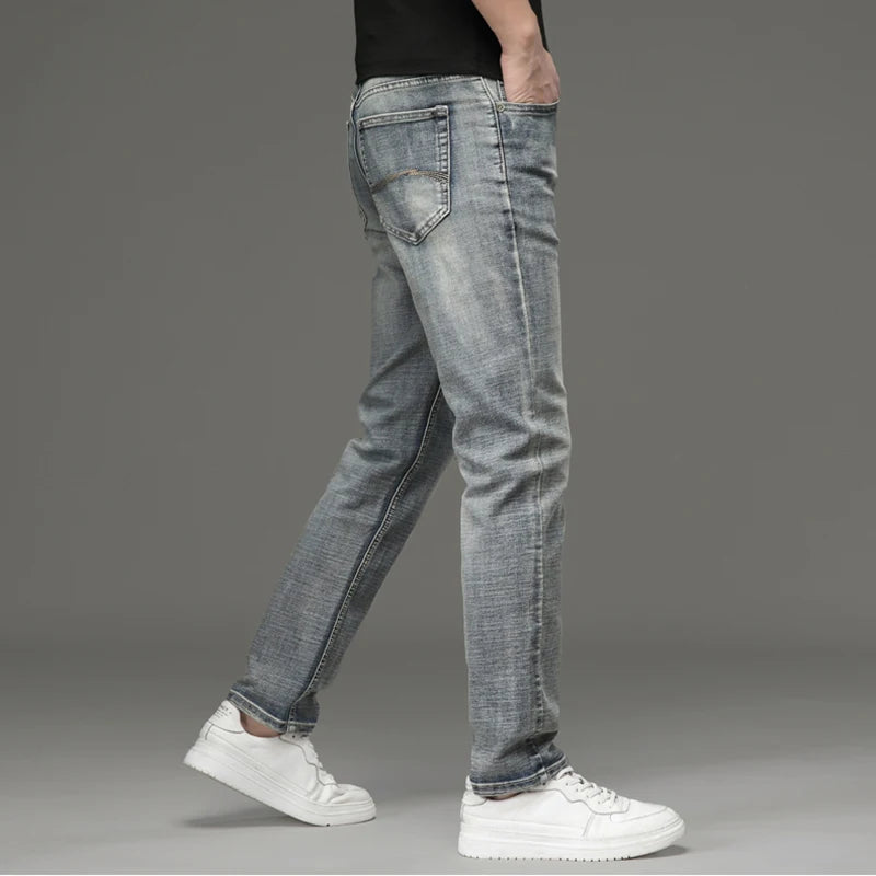 Stretch Regular‑Fit Jeans