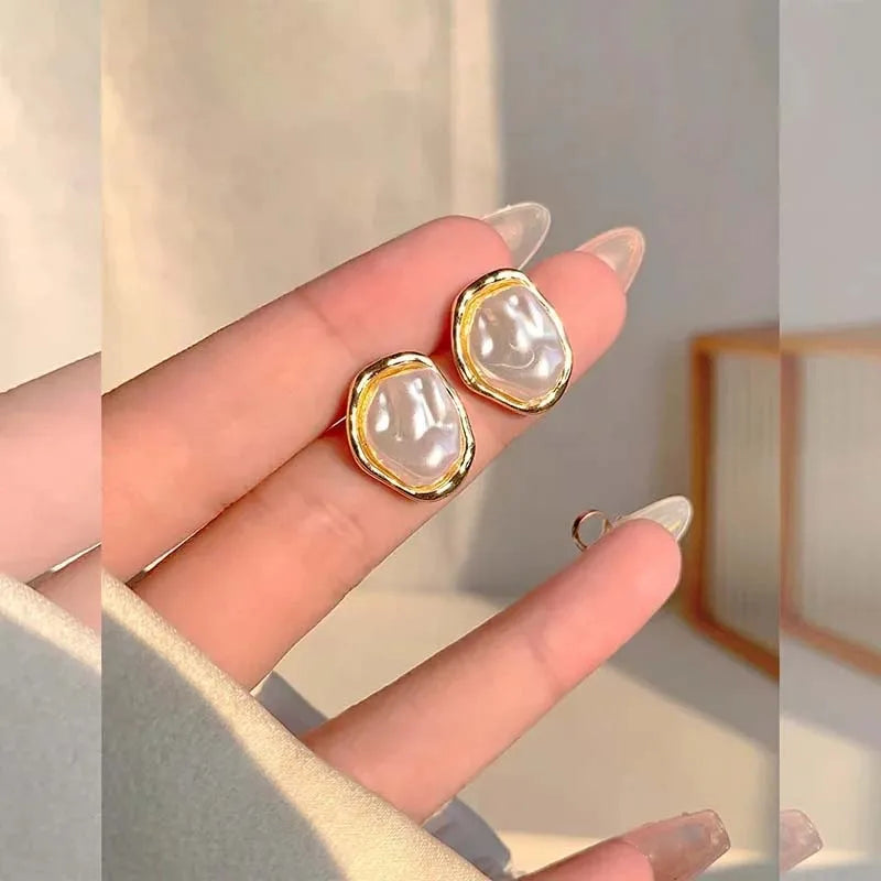 Geometric Irregular Round Metal Pearl Earrings for Women 2025 Minimalist Style Personality Earrings Trendy Jewelry Gift