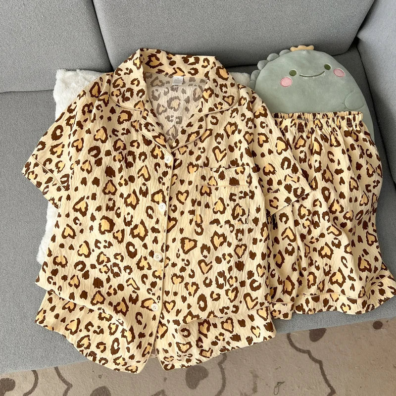 2Summer short-sleeve pajama set for women, comfortable and trendy, shorts can be worn outside, home wear set