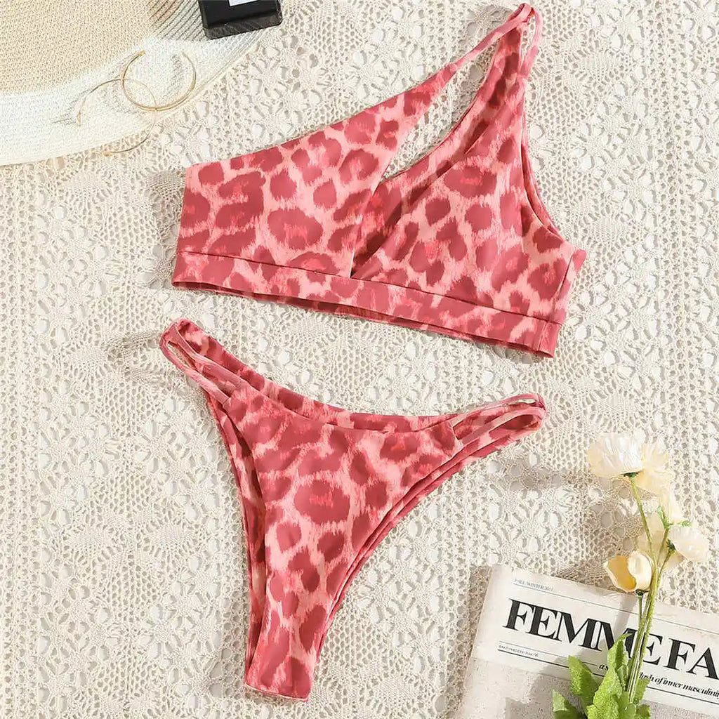 Women’s Leopard One‑Shoulder Asymmetric Bikini – Sexy Two‑Piece High‑Leg Swimsuit V2884