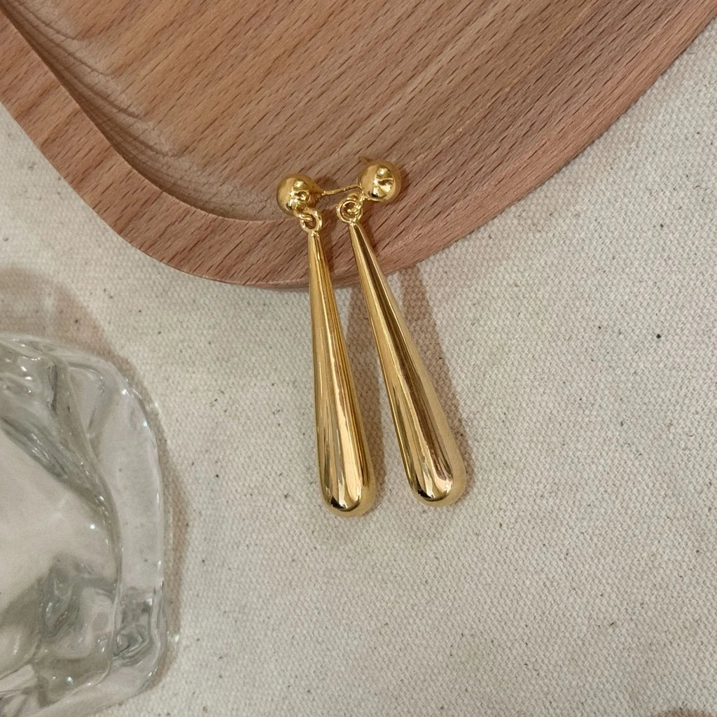 High Quality Minimalist Niche Design Metal Plated 18K Water Droplet Studs Earrings for Women Fashion Daily Party Jewelry Gifts