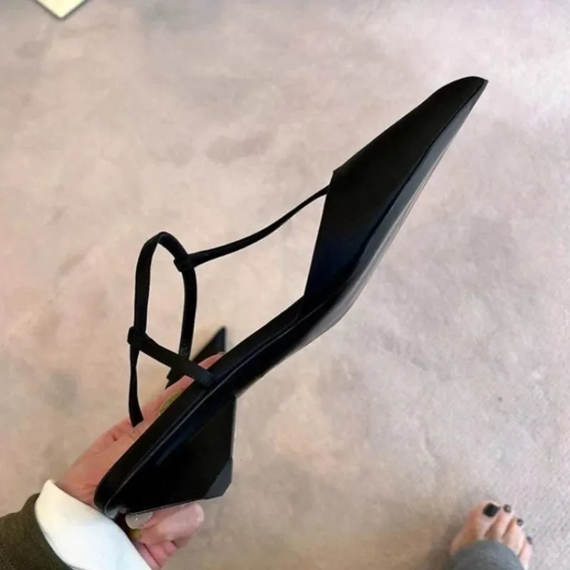 Chic Low‑Heel Pointed‑Toe Pumps