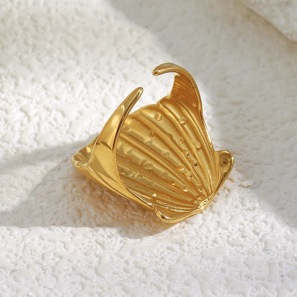 E.B.belle Trendy Style Exaggerated Numb Shell Ring 18K Gold Plated Hypoallergenic Charm Jewelry For Women's Gift