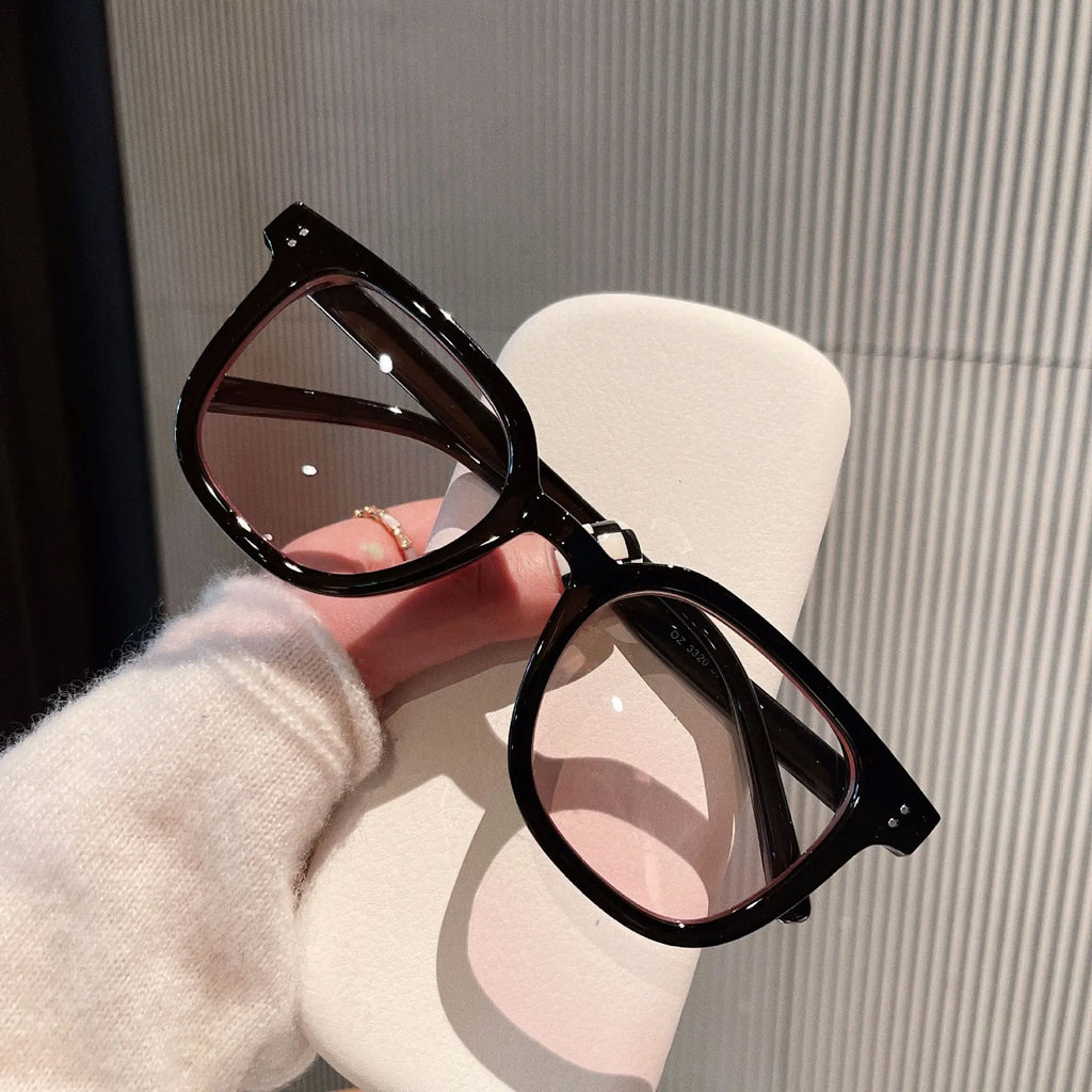 Korean Stylish Woman Sunglasses Gradient Pink Lenses Girls Decorative Glass Fashion Trendy Travelling Female Sunglass
