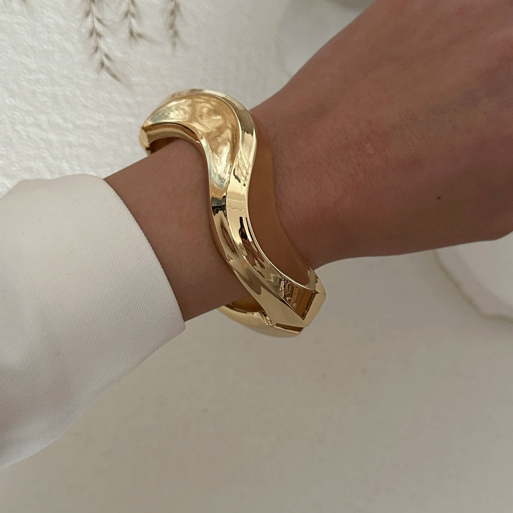 Vintage Metal Wave Twist Irregular Chunky Cuff Bracelet