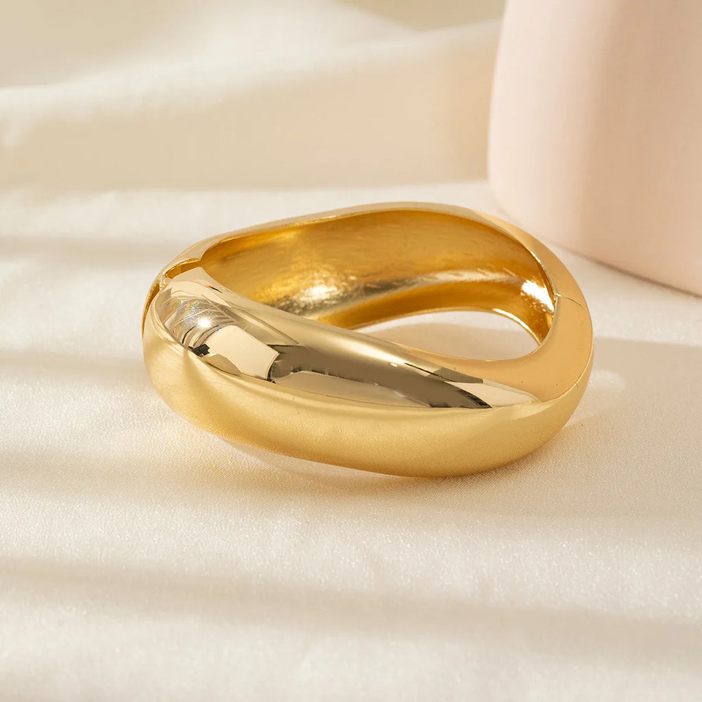 HUANZHI Vintage Resin Triangle Wide Bangle Bracelet